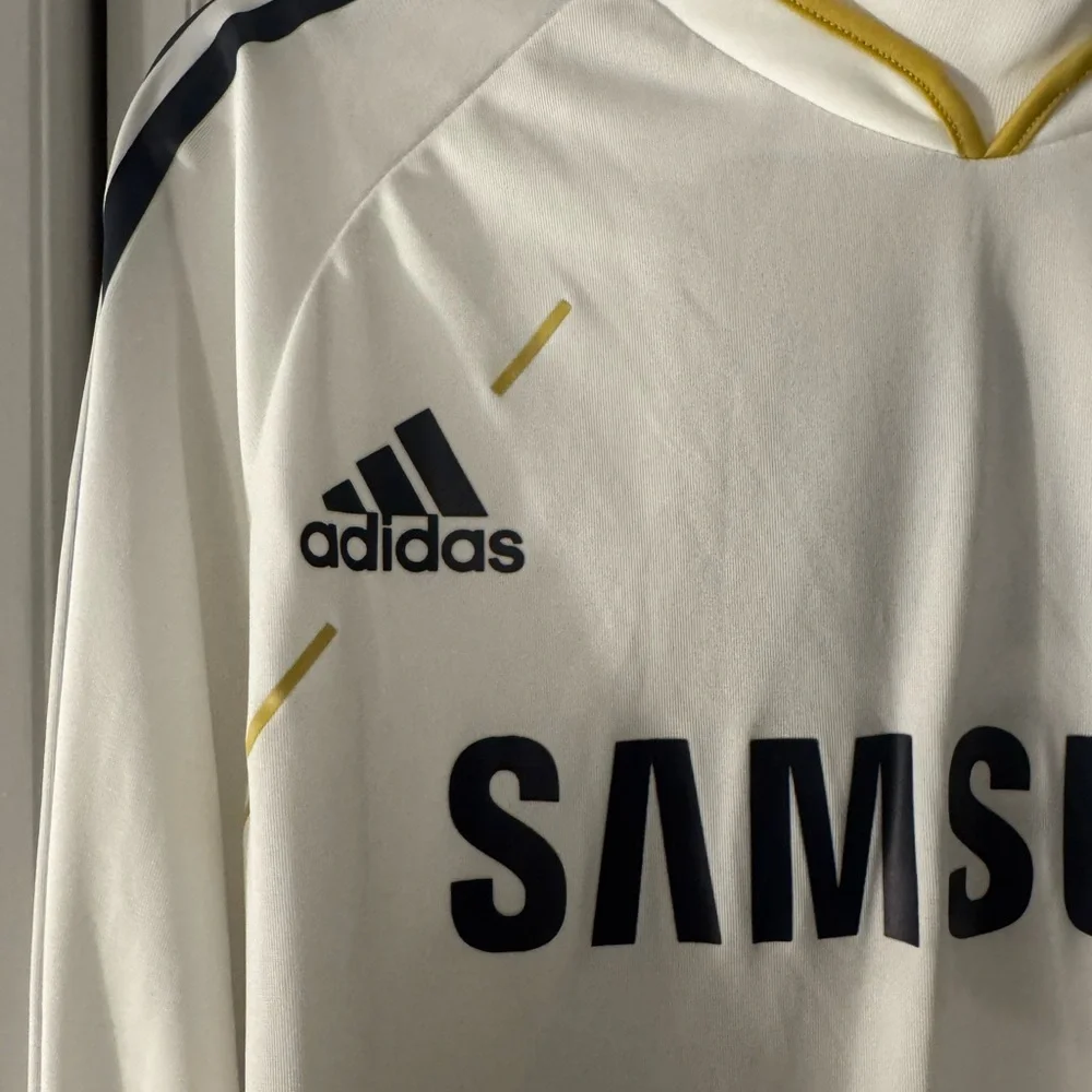 Adidas Chelsea FC White and Black Jersey - Picture 3 of 5